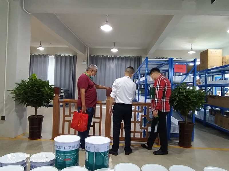 丝瓜视频在线观看客户参观仓库